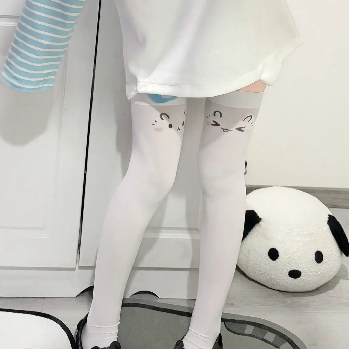 Kawaii Cat Expression Thigh-High Stockings - Cute Printed Over-Knee Socks (White/Black, Harajuku JK Style) 5